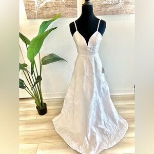 Lulu's White Floral Textured Gown